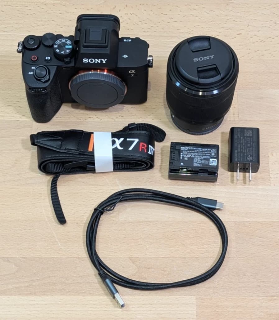Sony Alpha A7 IV 33MP Mirrorless Digital Camera + 28-70mm OSS Shutter count 547